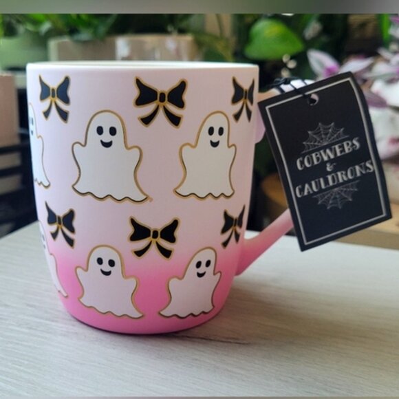 👻 SALE Ghost Bow Mug by Cobwebs & Cauldrons - Picture 3 of 3